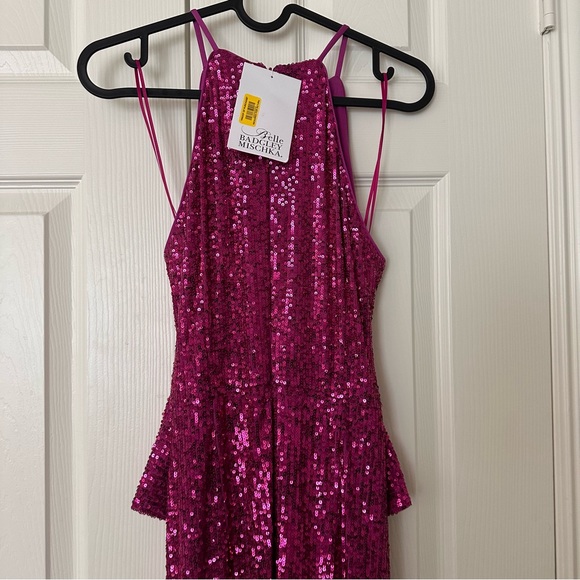 NWT Belle Badgley Mischka
Isabella Sequin Mock Neck Sleeveless Pencil Dress - Picture 9 of 9